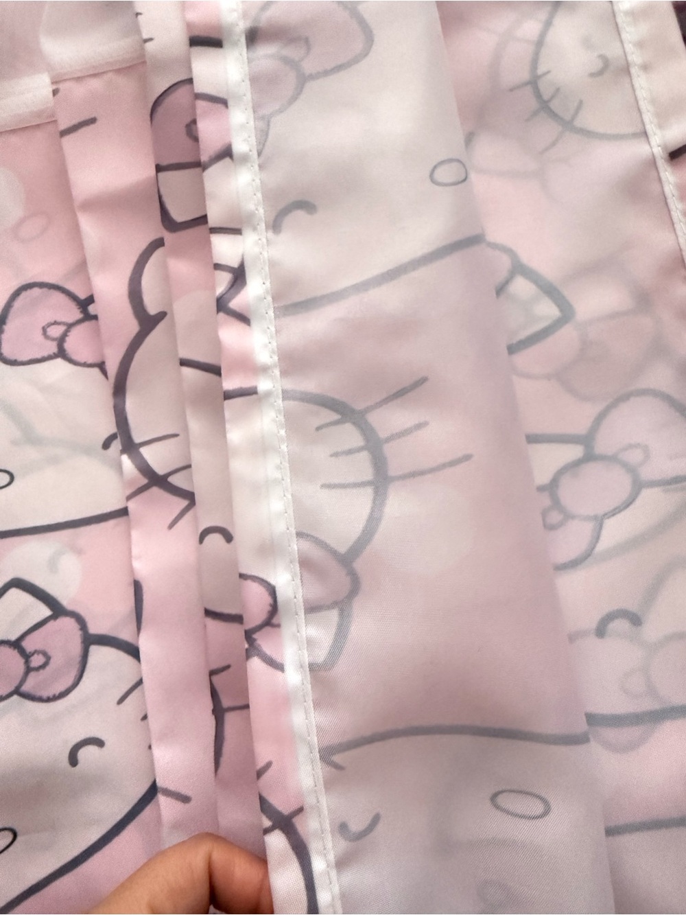 Hello Kitty Pink Pattern Shower Curtain - Picture 4 of 7